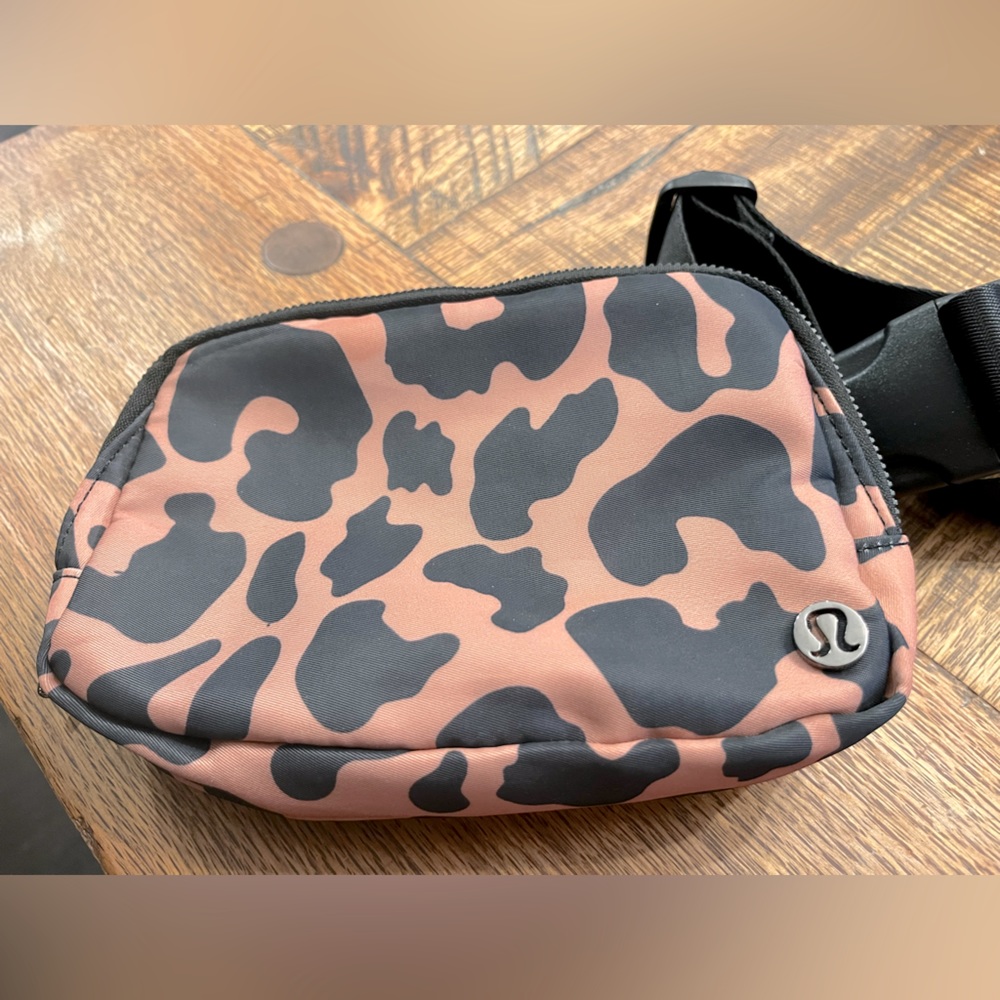 Lululemon belt bag